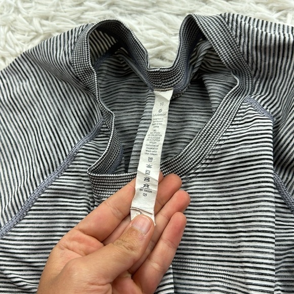 Lululemon Swiftly Tech Long Sleeve Hyper Stripe Black White - Picture 4 of 5